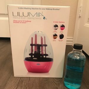 Makeup brush cleaning machine